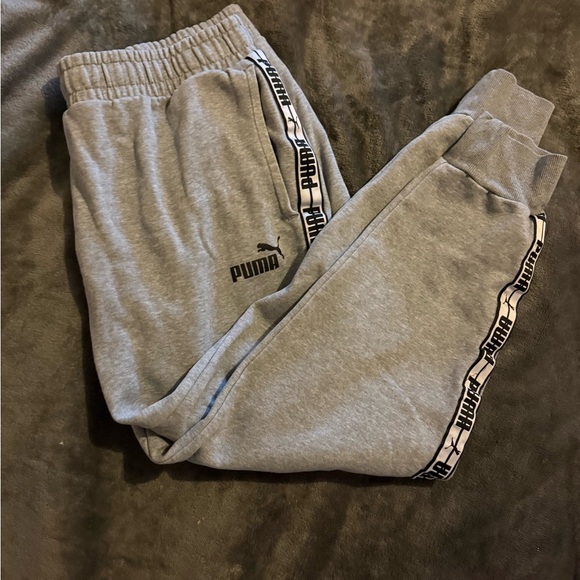PUMA jogger sweat pants XL with cute puma stripe down the side! EUC!! - Picture 2 of 5
